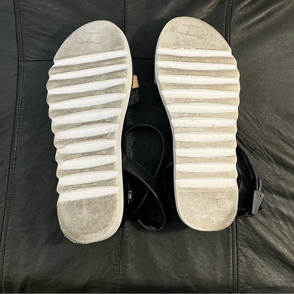 SUPERTRASH Logo Strap Comfort Style Black and Tan Women's Sandals size 9 - Picture 7 of 7